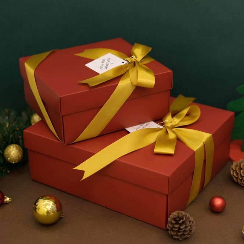 جعبه هدیه با نوار بند و بند بسته بندی پوشش و پایه جعبه هدیه با کاغذ لوکس